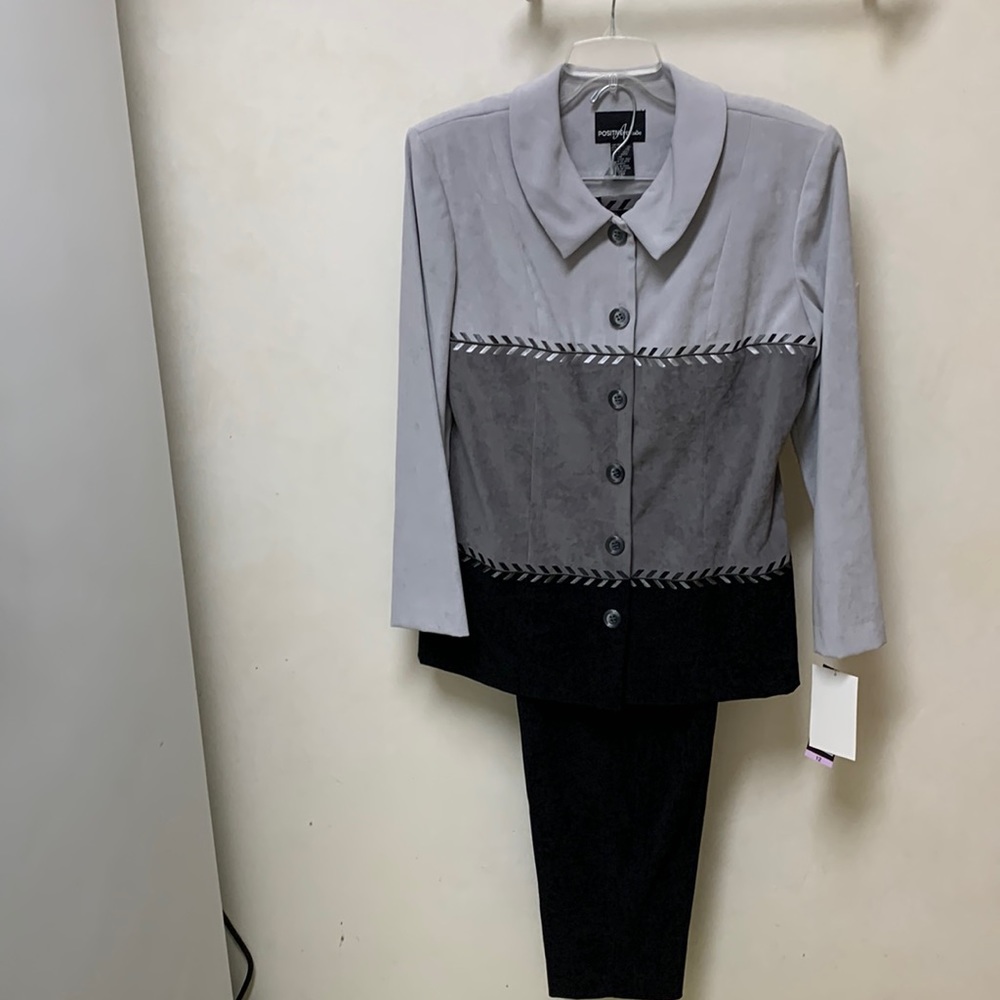 NWT Size 12 Stunning Women’s Pant Suit